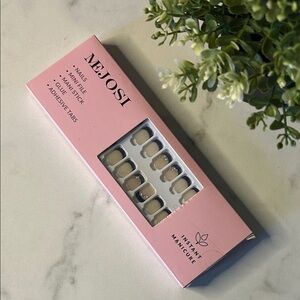 Classic Cream Press-On Nails